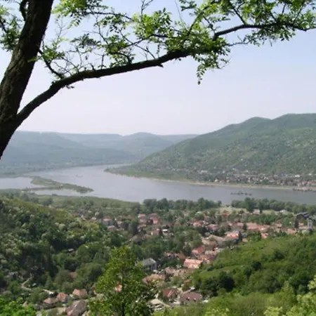 Dunakavics Apartman 1 * Zebegény